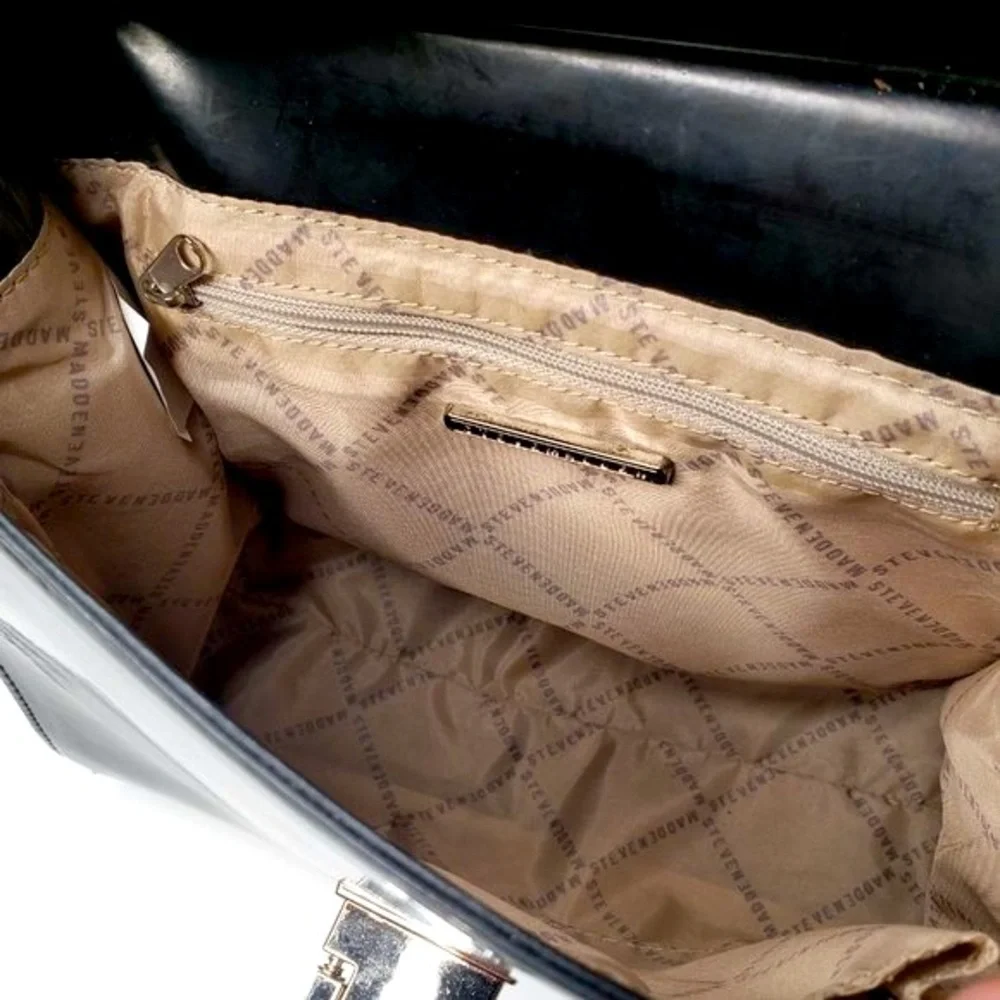 Steve Madden Black Patent Finish Chain Strap Crossbody‎ Purse